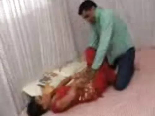 હોટ સ્માઈલિંગ એશિયન  ...